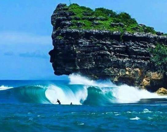 Arrys Watukarung Surfcamp Hotel Kalak Exterior foto