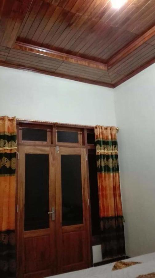 Arrys Watukarung Surfcamp Hotel Kalak Exterior foto