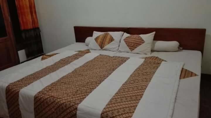 Arrys Watukarung Surfcamp Hotel Kalak Exterior foto