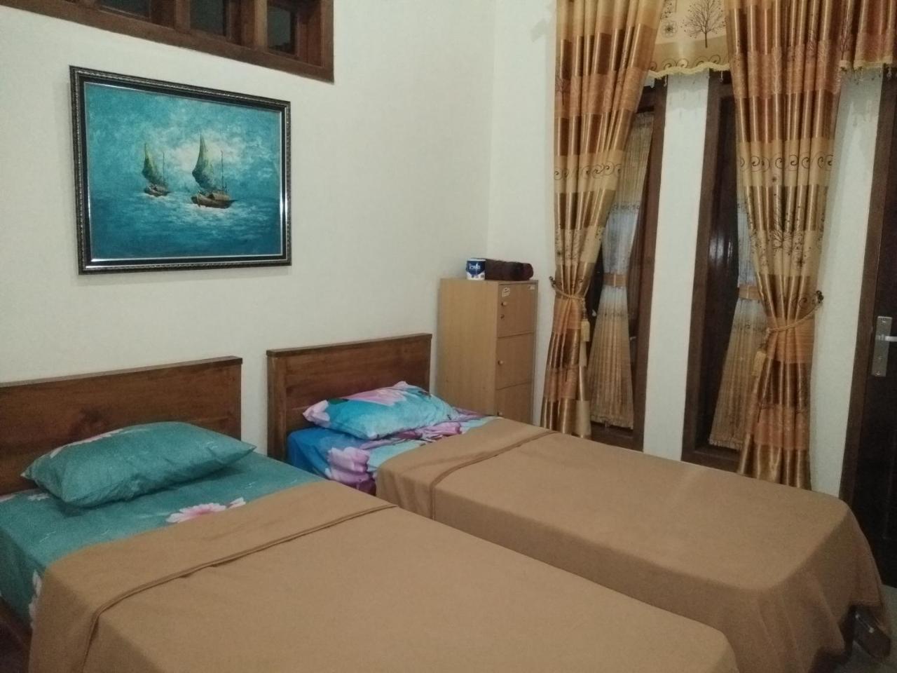 Arrys Watukarung Surfcamp Hotel Kalak Exterior foto