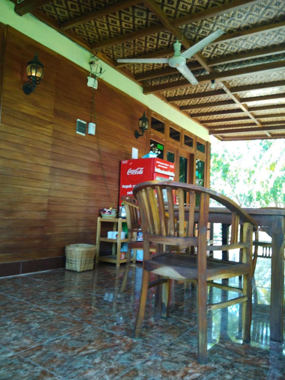 Arrys Watukarung Surfcamp Hotel Kalak Exterior foto